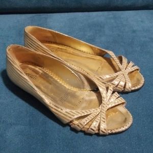 Gossip Metallic Gold Flats